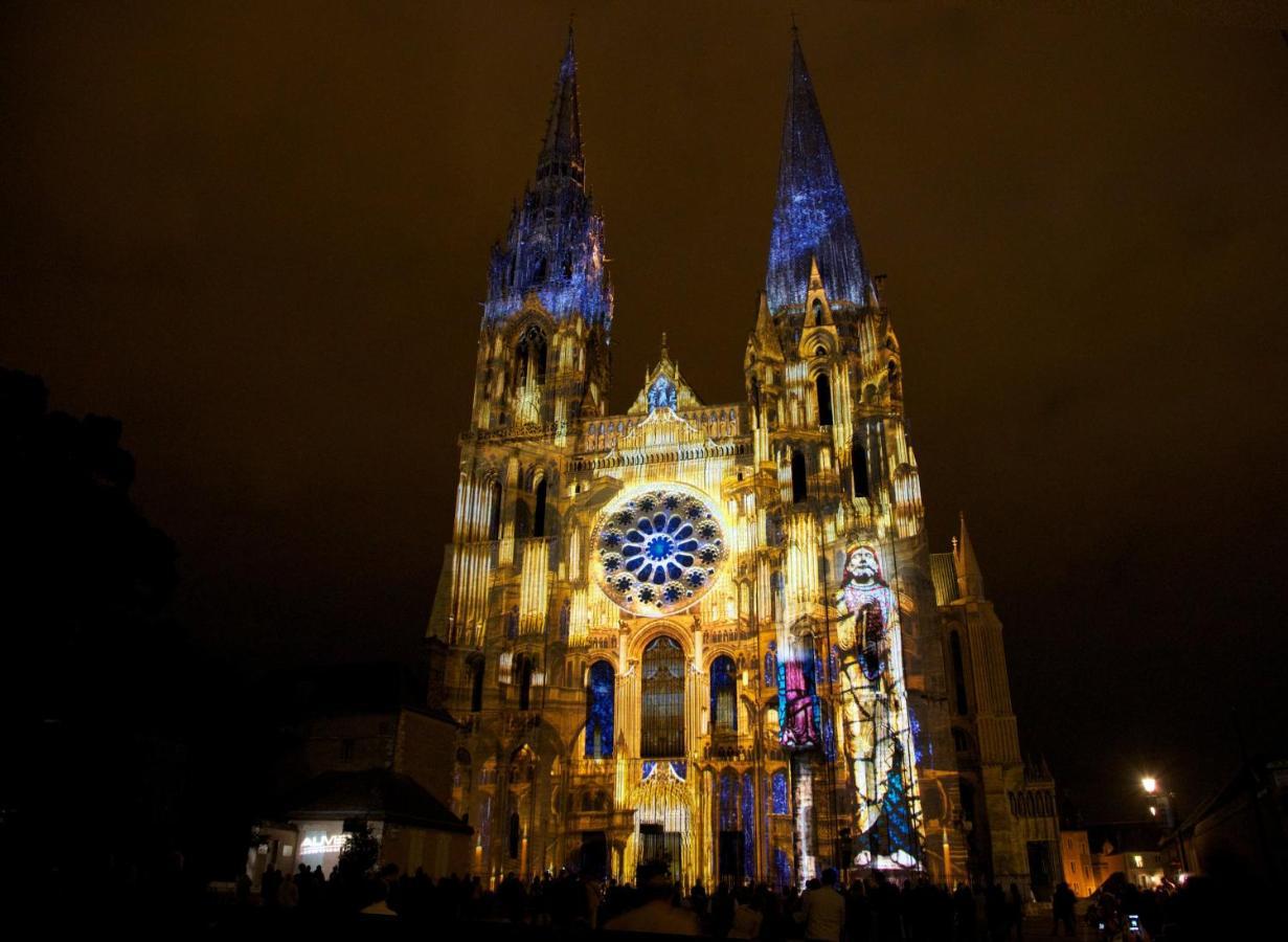 B&B Hotel Chartres Centre Cathedrale 3 Etoiles Екстер'єр фото
